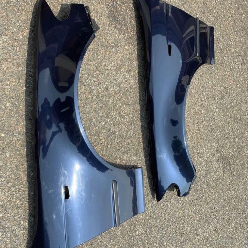 2005 BMW 330i 325i E46 SEDAN FENDERS BOTH DRIVER AND PASSENGER SIDE IN BLUE METALLIC