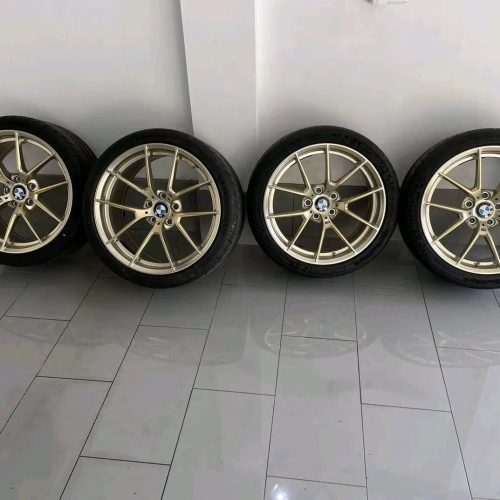 19″ M3/M4 F80/F82 FROZEN GOLD WHEELS AND TIRES