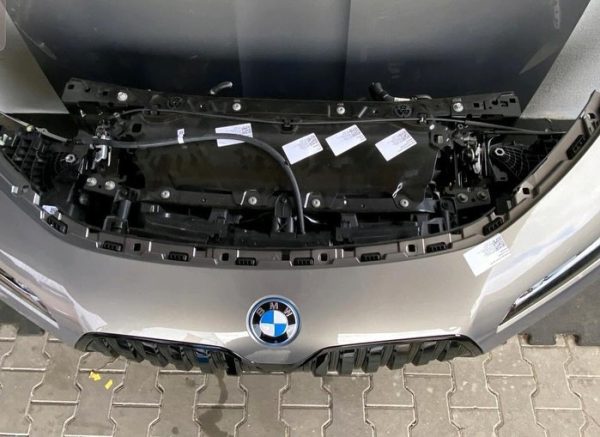 BMW i7 G70 COMPLETE FRONT END FOR SALE - Image 4